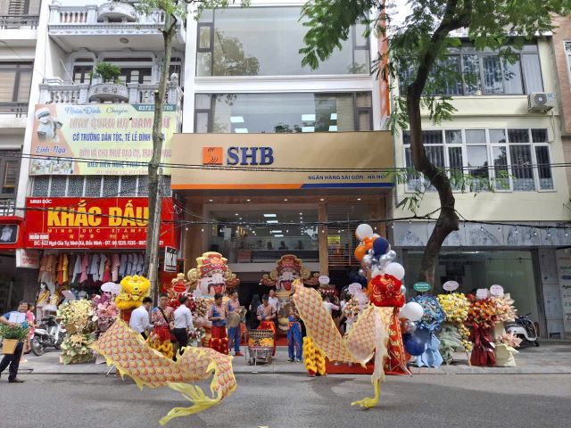 Khai truong Phong Giao Dich So 1 SHB Kinh Bac TP Bac Ninh